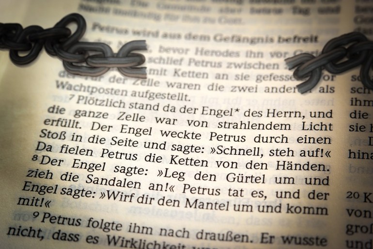 bible-1059080_960_720