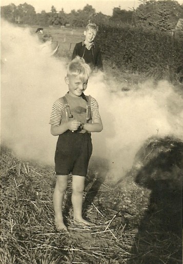 Werner ca 1950-51 auf dem Feld hinter dem Heidkruger Sportplatz an der Tannennergstrasse